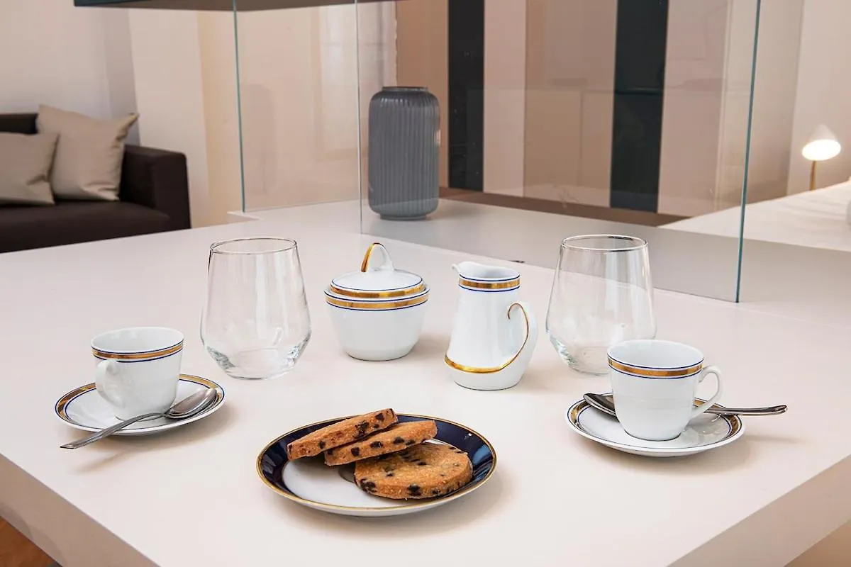 Apartment Duomo Suite - 3 Minutes From The Duomo Milan Italy