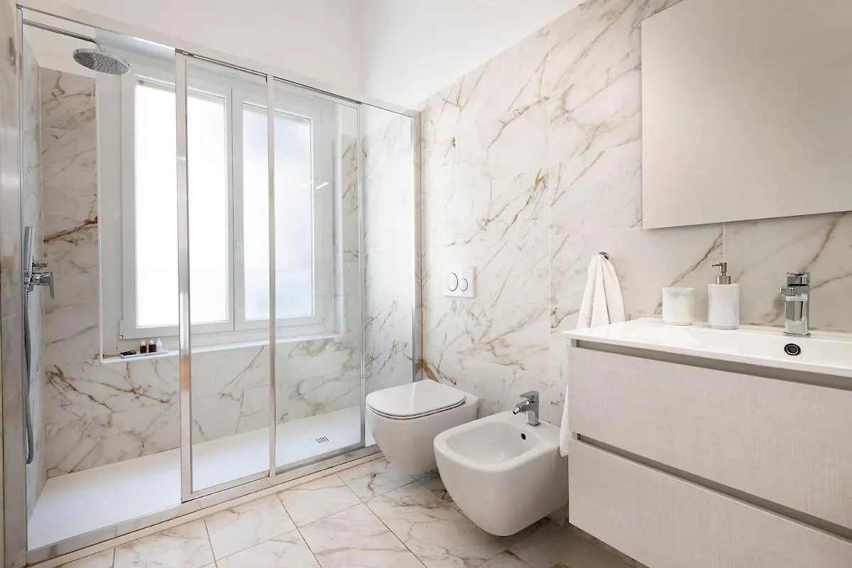 Apartment Duomo Suite - 3 Minutes From The Duomo Milan