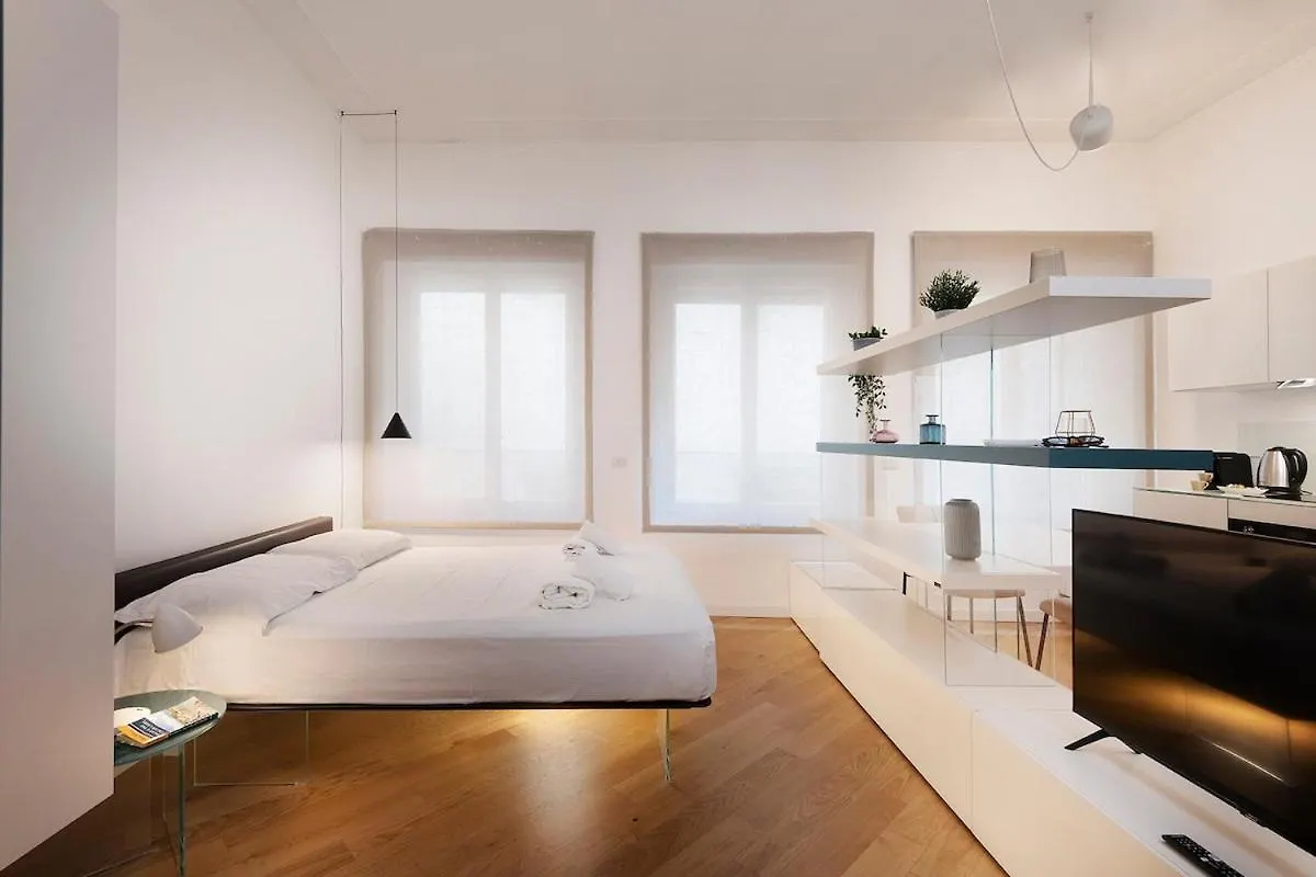 Duomo Suite - 3 Minutes From The Duomo Milan Apartment