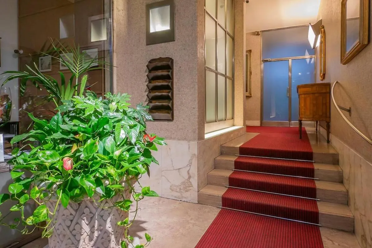 Duomo Suite - 3 Minutes From The Duomo Milan Italy