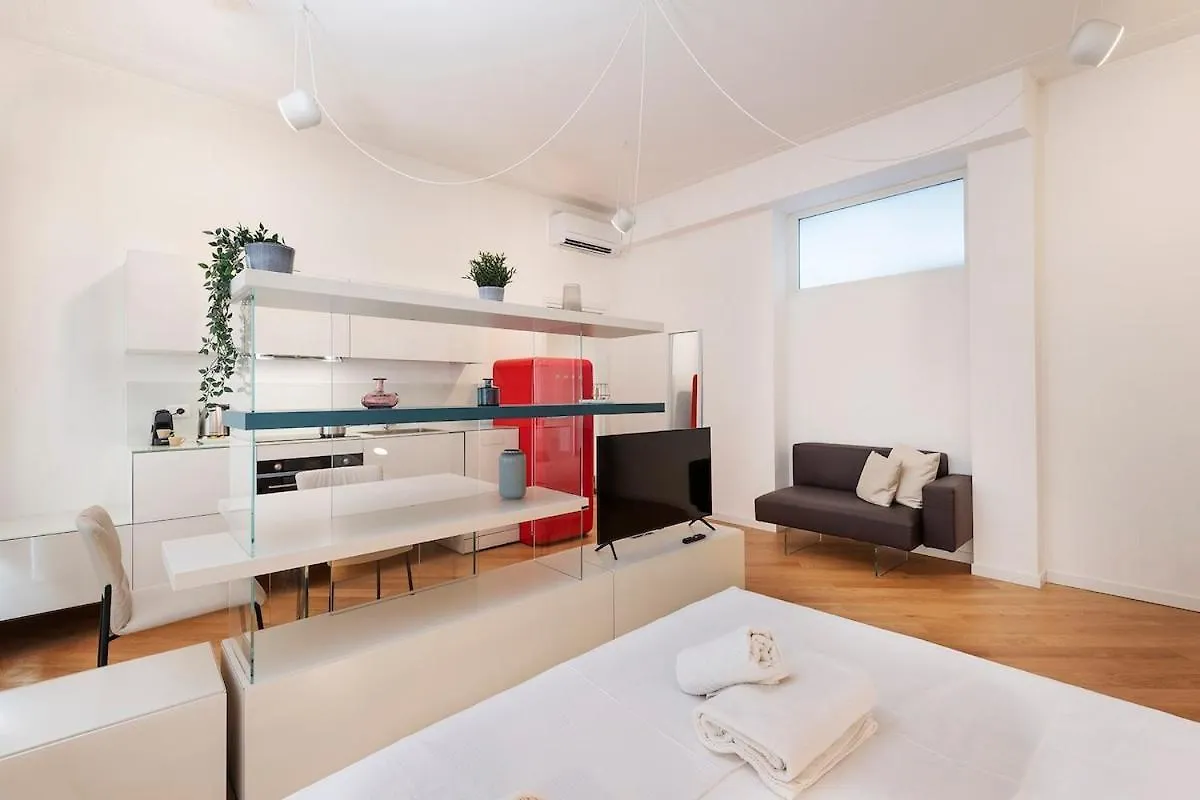 Duomo Suite - 3 Minutes From The Duomo Milan Apartment
