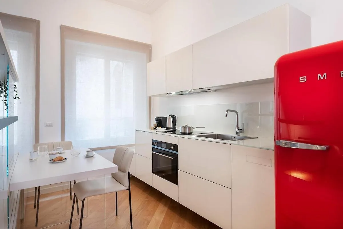 Apartment Duomo Suite - 3 Minutes From The Duomo Milan
